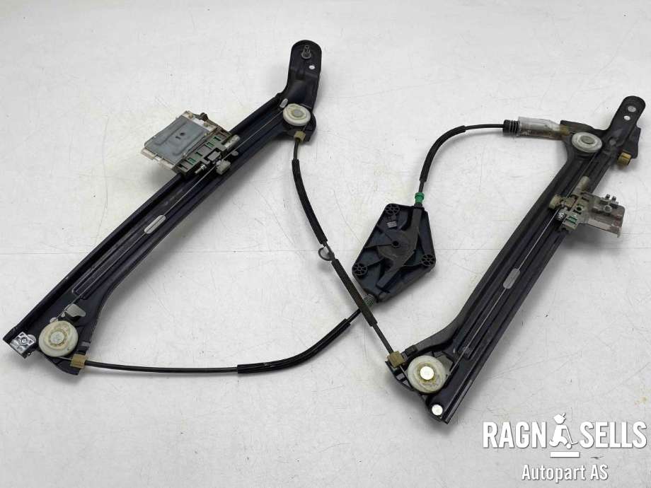 Ruteheis venstre foran til Audi A5 2007-2016 (Type I)  (8T8 837 461|8T8 837 461 B|)