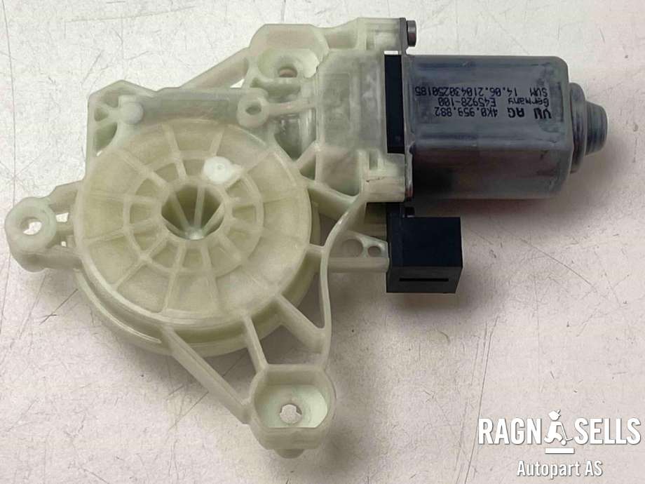 Ruteheis, kun motor, venstre bak til Audi Q4 e-tron 2021-->>  (4K0 959 882|)