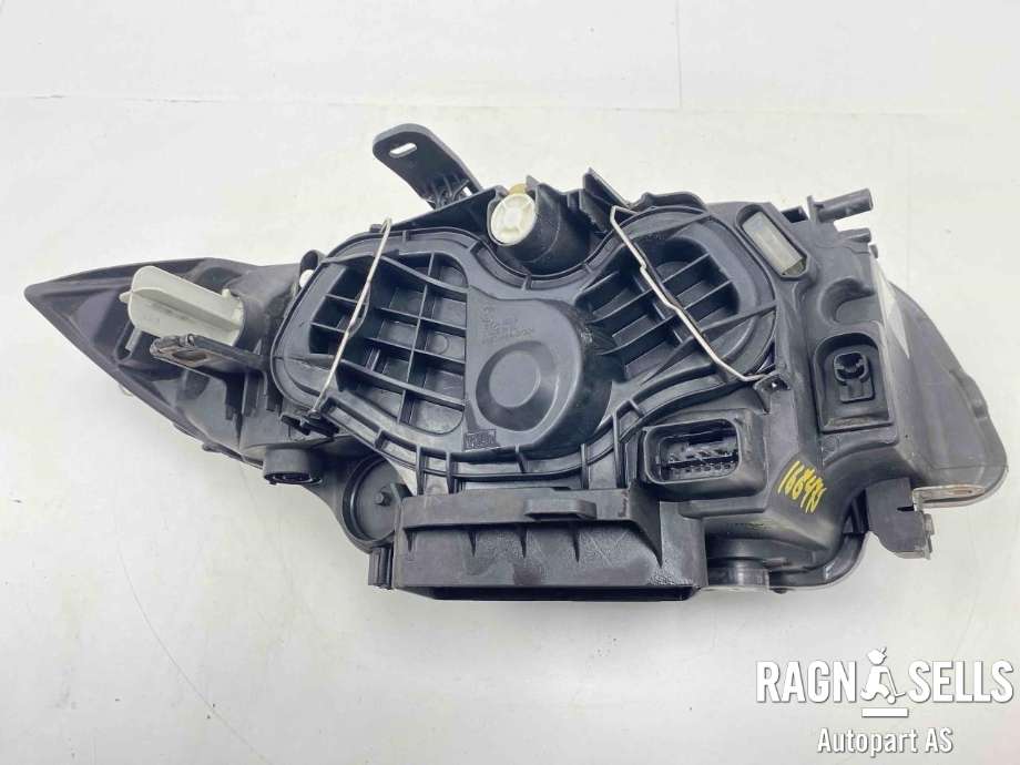 Frontlykt venstre halogen til BMW 1-Serie 2004-2011 (E81/E82/E87/E88) (E81/E82/E87/E88) (63 11 7 193 387|)