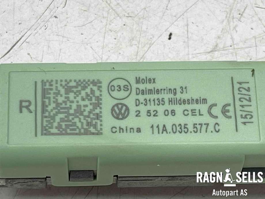 Antenne forsterker til VW ID.4 2020-->>  (11A035577C|)
