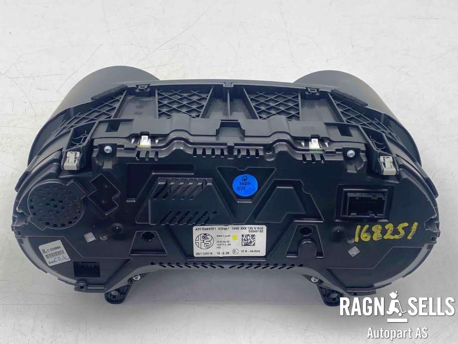 Instrumentpanel til Alfa Romeo Giulia 2016-->>  (50549182|)