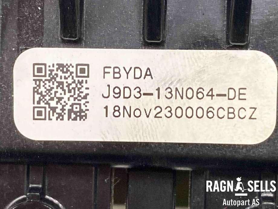 Bryter combi til Jaguar I-PACE 2018-->>  (J9D313N064DE||T4K9539|J9D313N064DG|T4K13751|1AAZW00147A|18NOV22|18N0V22)