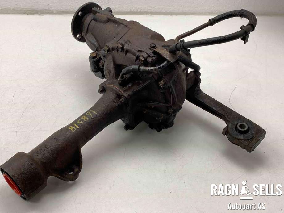 Kardang klokke foran til Toyota Land Cruiser 120 2002-2009  (411103D430|)
