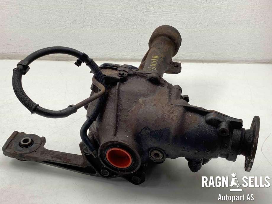 Kardang klokke foran til Toyota Land Cruiser 120 2002-2009  (411103D430|)
