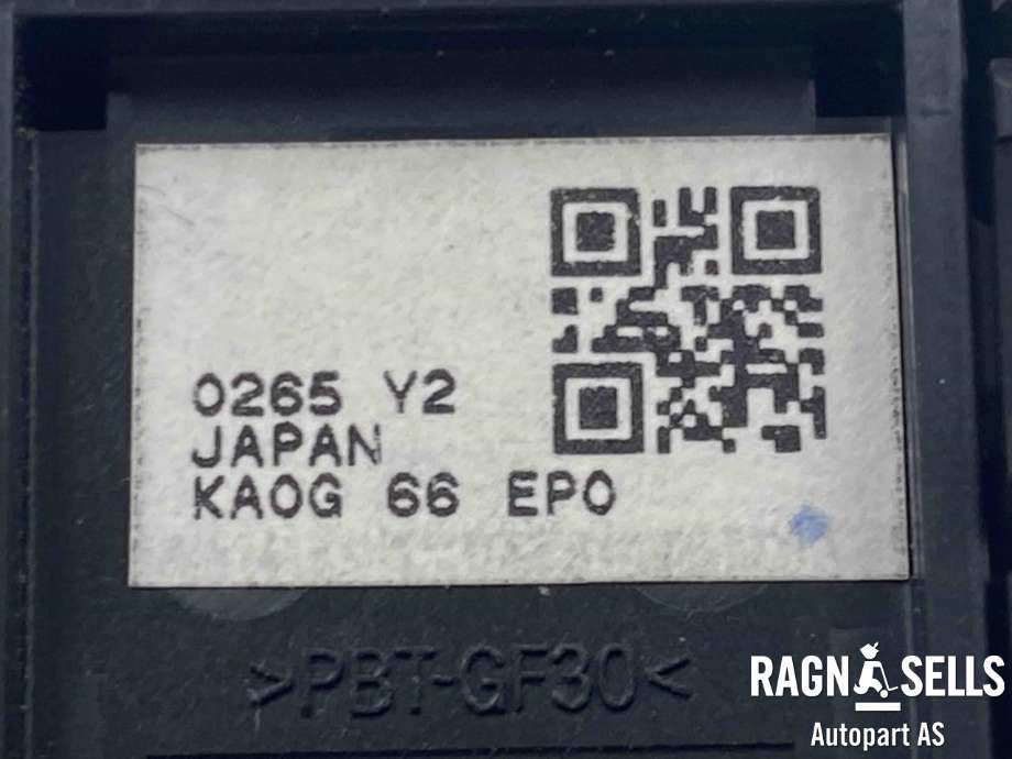 Bryter elektrisk håndbrekk/parkbrems til Mazda CX-5 2012-2017 (Type I)  (KA0G-66-EP0|)