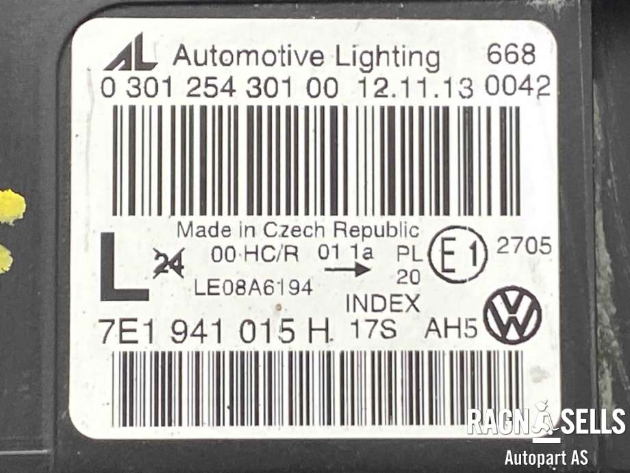 Frontlykt venstre halogen til VW Transporter / Caravelle 2009-2015 (Fase 2) (T5) (T5) (7E1 941 015 R|7E1 941 015 T|)