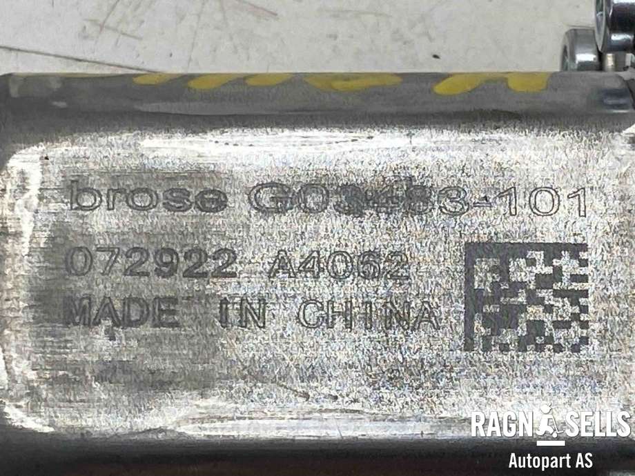 Ruteheis, kun motor, høyre foran til Tesla Model Y 2021-2024 (Type I)  (1634425-00-A|G03483101|)