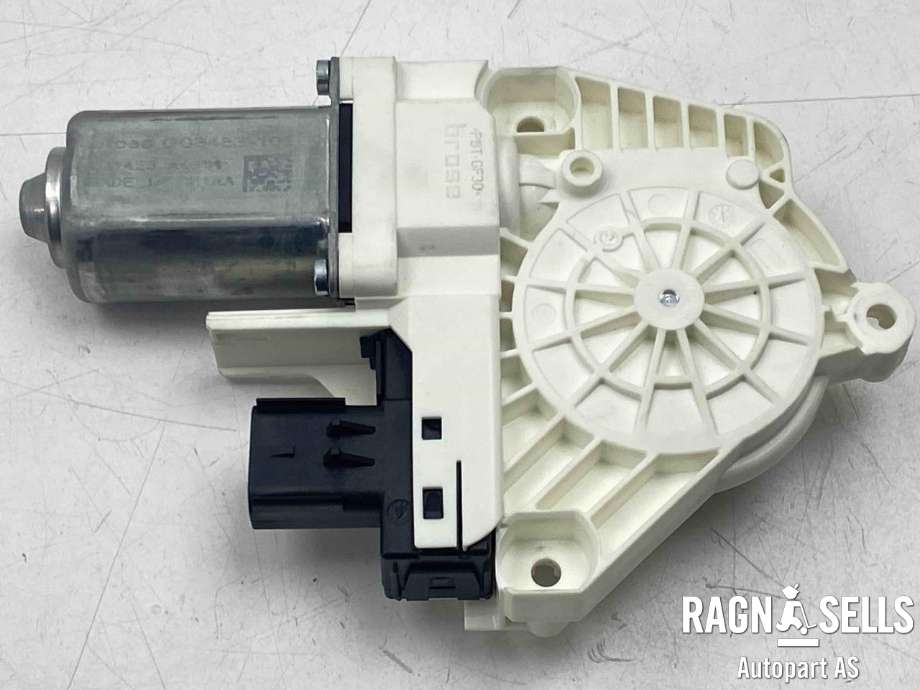 Ruteheis, kun motor, høyre foran til Tesla Model Y 2021-2024 (Type I)  (1634425-00-A|G03483101|)