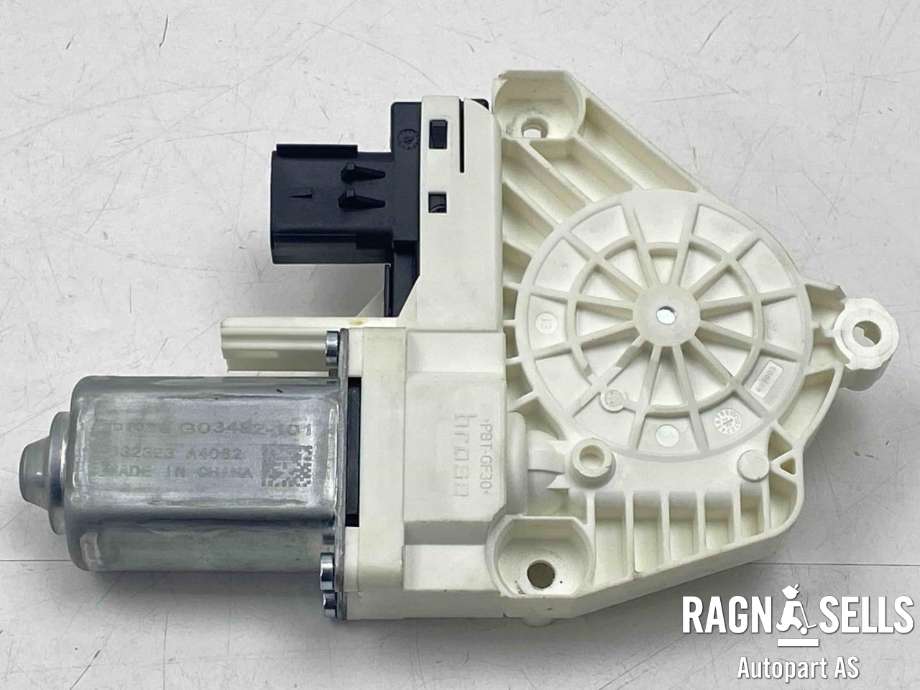 Ruteheis, kun motor, venstre foran til Tesla Model Y 2021-2024 (Type I)  (1634424-00-A|G03482101|)
