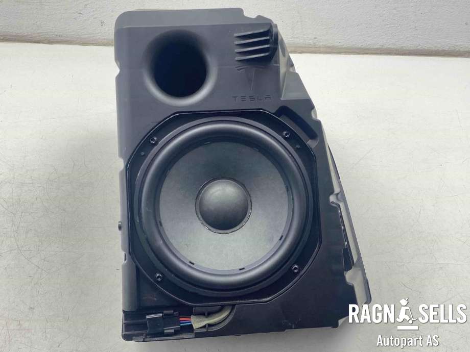 Bilstereo sub-woofer til Tesla Model 3, 2018-2023 (Fase 1)  (107974700D)