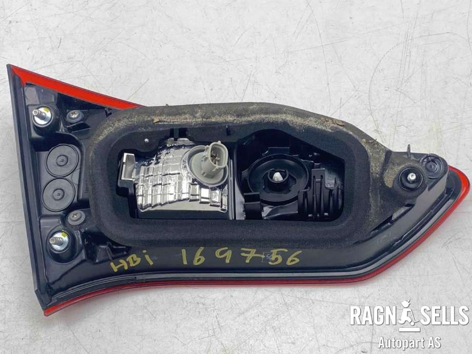 Baklykt høyre indre til Toyota Yaris 2014-2020 (Type III, Fase 2)  (815800D600|)