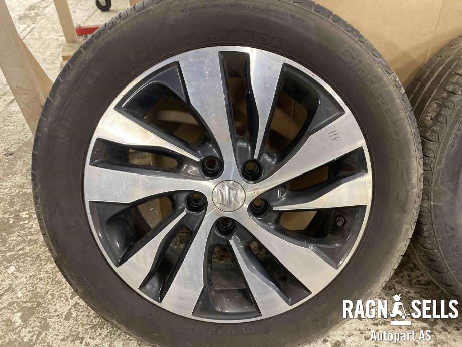 Hjulsett aluminium sommer til Suzuki SX4 S-CROSS 2013-->> (Type II)  (PIRELLI|5X114.3/ET50/60.1|215/55R17|)