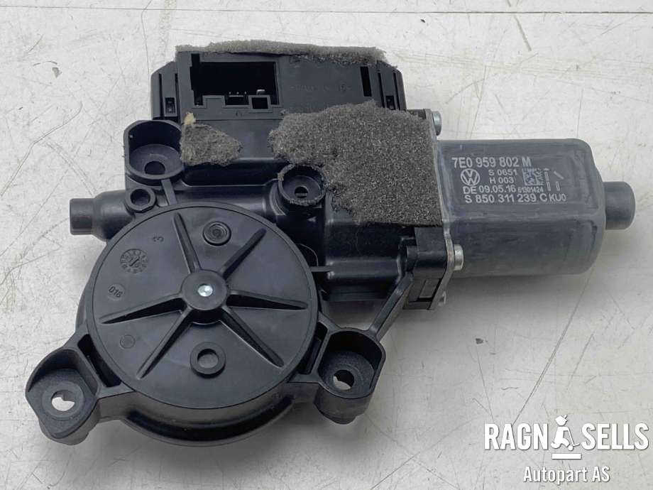 Ruteheis, kun motor, høyre foran til VW Transporter / Caravelle 2015-2019 (T6) (T6) (7E0959802M|0130822452|)