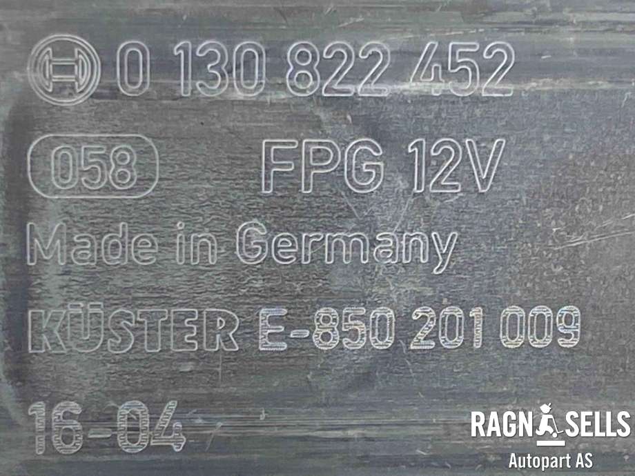 Ruteheis, kun motor, høyre foran til VW Transporter / Caravelle 2015-2019 (T6) (T6) (7E0959802M|0130822452|)