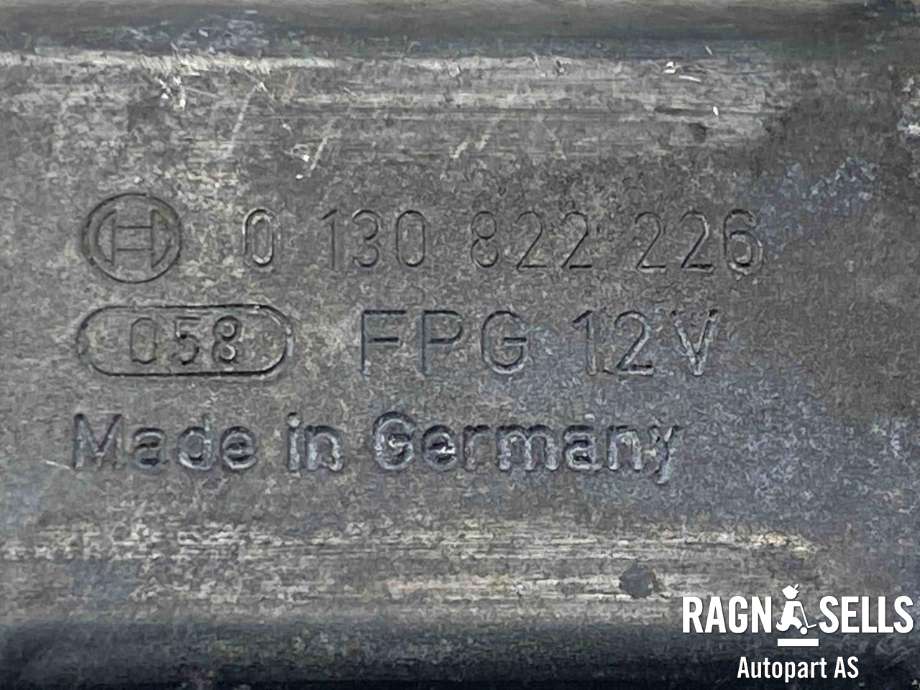 Ruteheis, kun motor, venstre foran til BMW 1-Serie 2004-2011 (E81/E82/E87/E88) (E81/E82/E87/E88) (67 62 6 927 027||0 130 822 226)