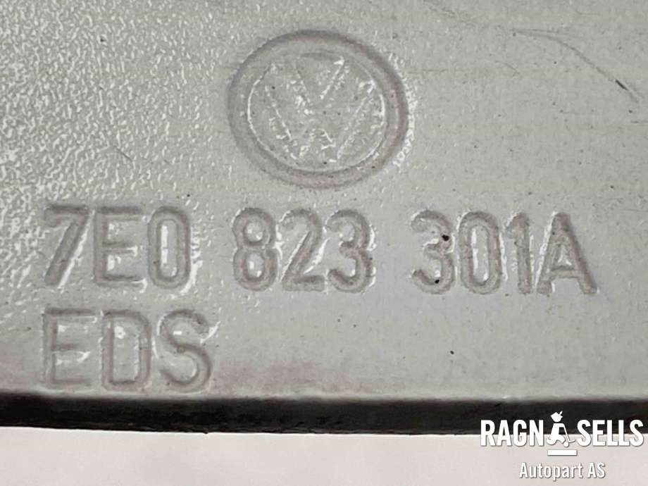 Panserhengsler til VW Transporter / Caravelle 2015-2019 (T6) (T6) (7E0 823 301 A|)