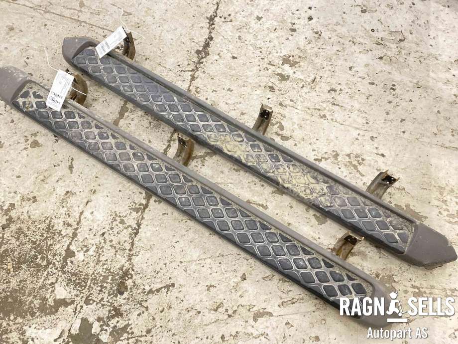Stigtrinn/stigbrett til Nissan Pathfinder, 2005-2010 (Fase 1) (R51) (R51) (N/A)