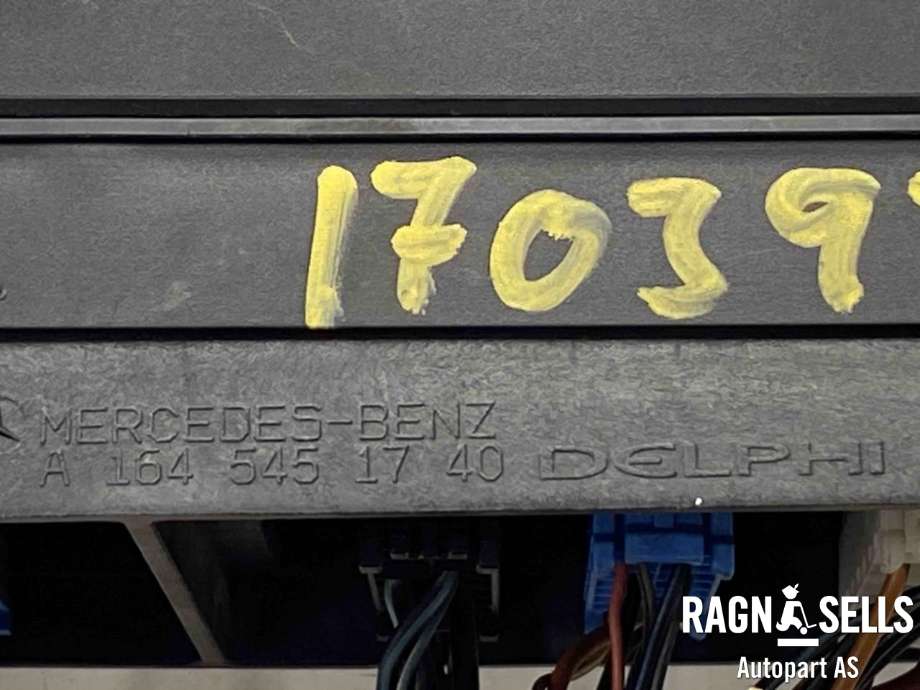Sikringsboks bagasjerom til Mercedes ML 2005-2011 (W164) (W164) (DELPHI|A1645400272|A1645451740|)