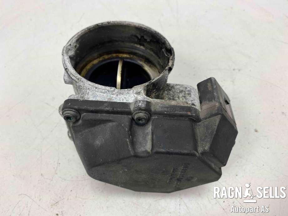 Spjeldhus til VW Passat, 2005-2010 (B6) (B6) (03G 128 063 G)