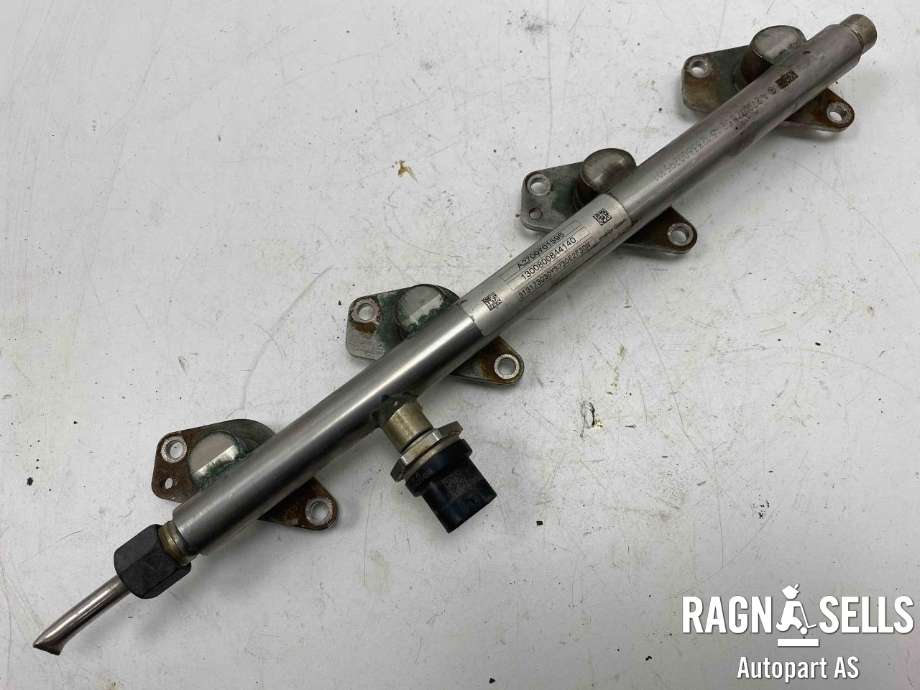 Dyseskinne (fuelrail) til Mercedes A-Klasse 2012-2018 (W176) (W176) (A 270 070 10 95|A 270 070 15 95|A 270 070 19 95|1300800844140)
