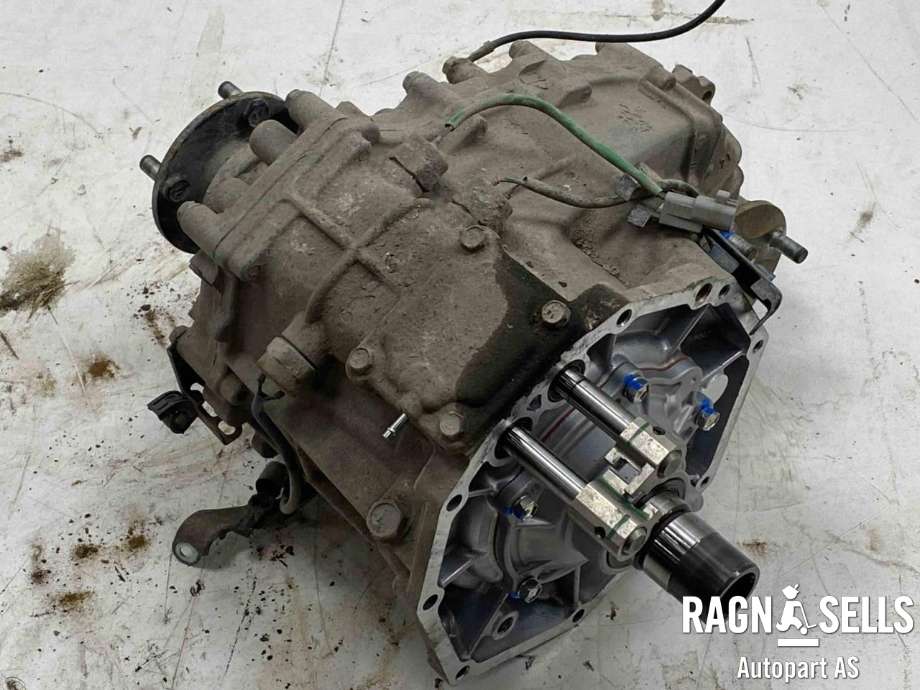 Girkasse 4WD fordelingskasse til Toyota Hilux 2012-2016  (361000K200|)
