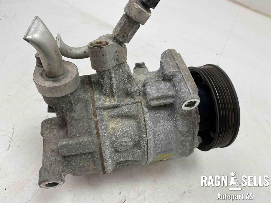 Aircondition kompressor til VW Caddy 2015-2020 (Type III, Fase 3)  (SANDEN|5Q0 820 803 F| 5K0820803J| 5Q0816803D| 1K0820803L|1KD820803K| 1K0820803E| 1K0820803J|1K0820803N| 1K0820803P| 1K0820803G)