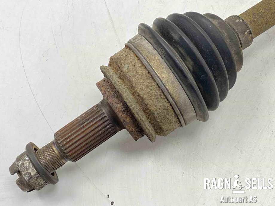 Drivaksel venstre foran, diesel/manuell til Mercedes Citan 2012-2021 (W415) (W415) (A 415 360 01 15|)