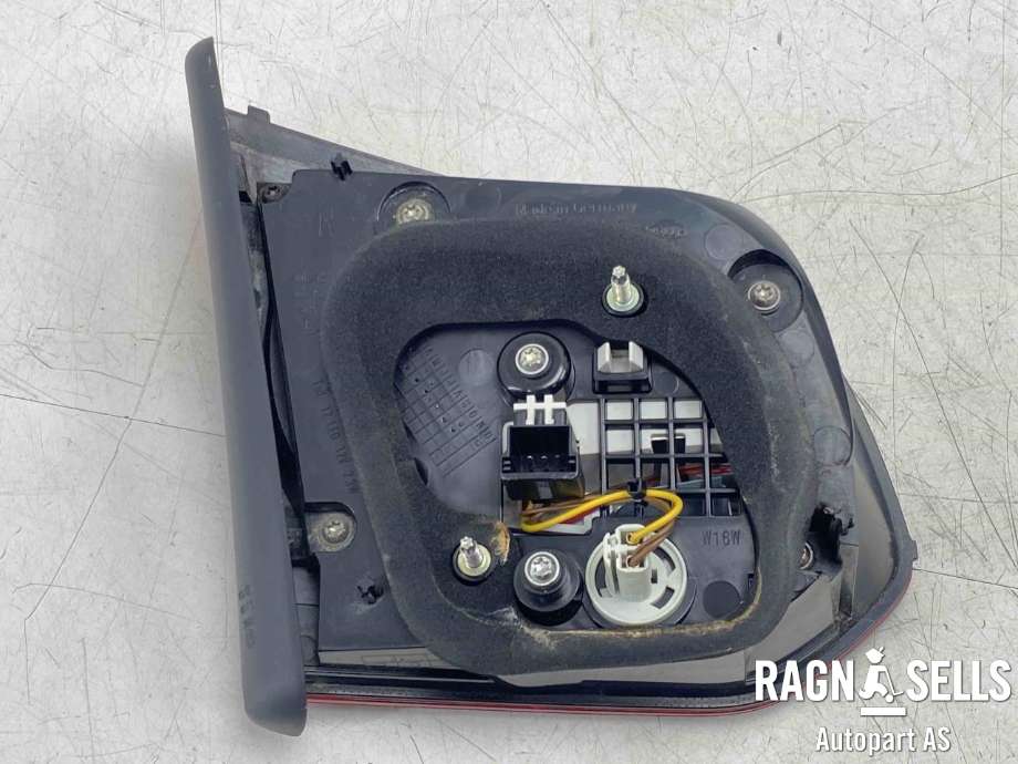 Baklykt høyre indre til VW Golf VI 2008-2012  (5K0 945 094 R|)