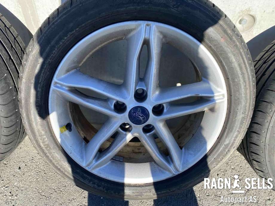 Hjulsett aluminium sommer til Ford C-Max 2015-2019 (Type II, Fase 2)  (RADAR DIMAX R8|5X108/ET50/63|4|215/50/17|17X7)