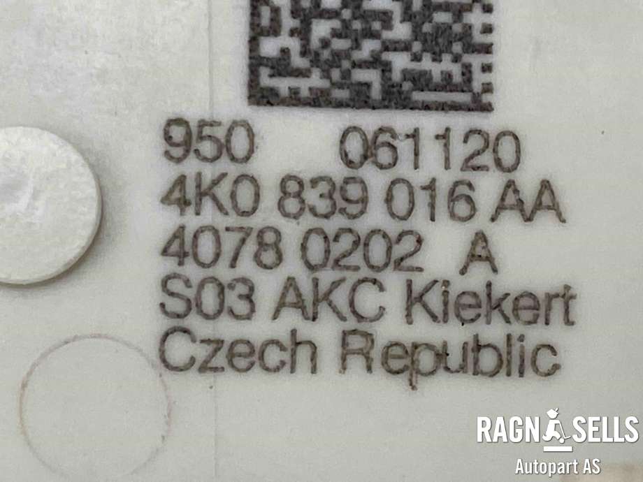Låsekasse høyre bak til VW ID.4 2020-->>  (4K0 839 016 AA|)
