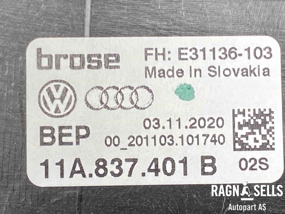 Ruteheis venstre foran til VW ID.4 2020-->>  (11A 837 461 B|11A 837 461 F|)