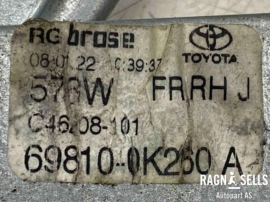 Ruteheis høyre foran til Toyota Hilux 2020-->>  (857100K190|)