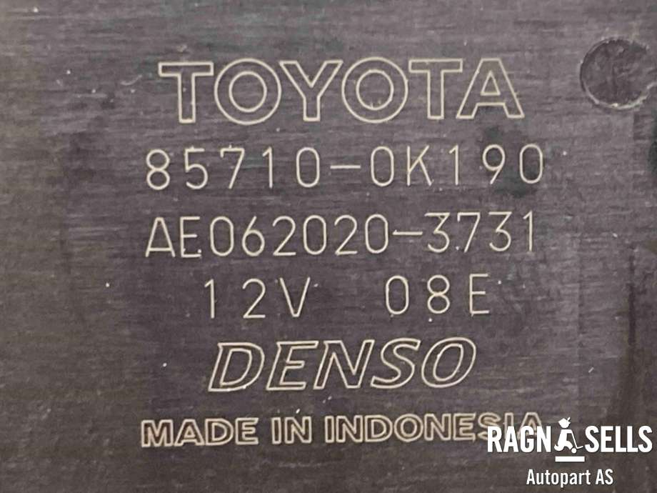 Ruteheis høyre foran til Toyota Hilux 2020-->>  (857100K190|)