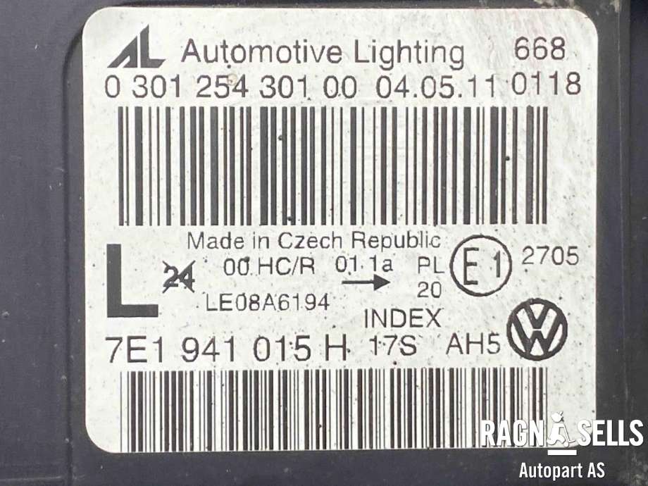 Frontlykt venstre halogen til VW Transporter / Caravelle 2009-2015 (Fase 2) (T5) (T5) (7E1 941 015 H|7E1 941 015 T|)