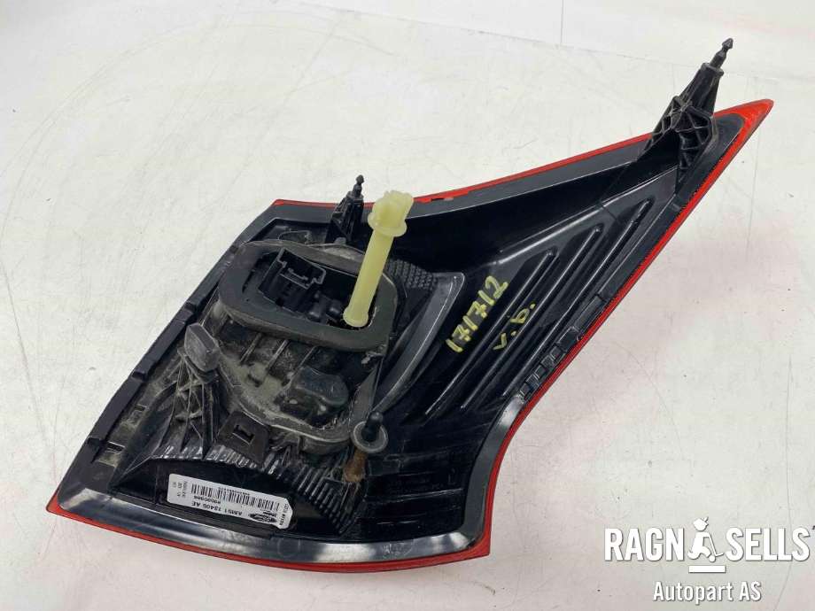 Baklykt venstre ytre til Ford C-Max 2015-2019 (Type II, Fase 2)  (AM51-13405-BF|AM51-13405-AE|1767530)