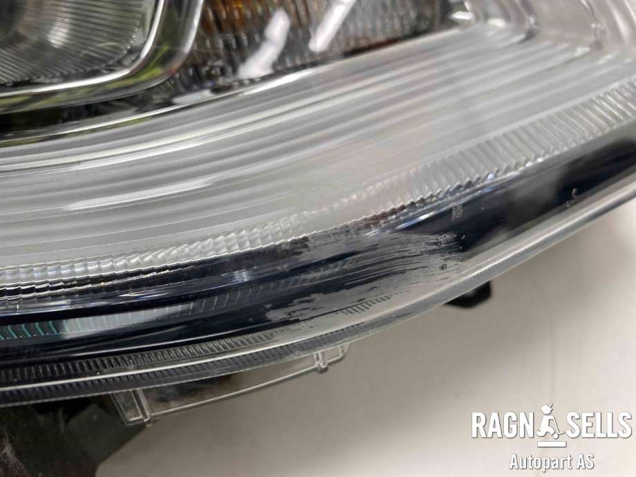 Frontlykt høyre full-LED til Nissan Pulsar 2014-->>  (260103ZL5A|)