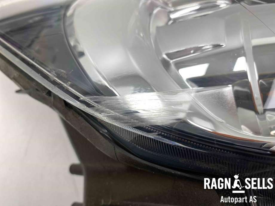 Frontlykt høyre full-LED til Nissan Pulsar 2014-->>  (260103ZL5A|)