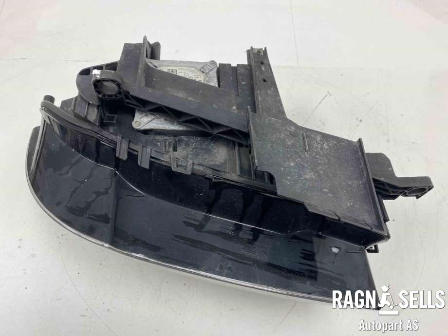 Frontlykt venstre xenon til BMW X3 2007-2010 (Fase 2) (E83) (E83) (63 12 3 456 035|)