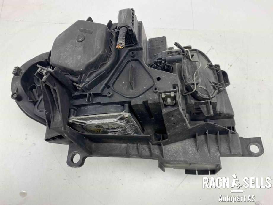 Frontlykt venstre xenon til BMW X3 2007-2010 (Fase 2) (E83) (E83) (63 12 3 456 035|)
