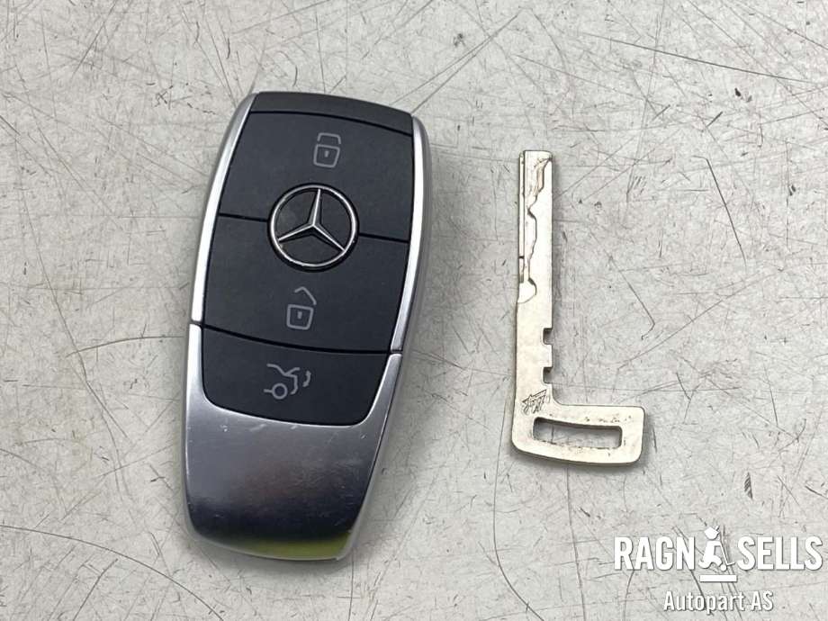 Nøkkel til Mercedes EQC 2019-->>  (A 205 905 36 16|)