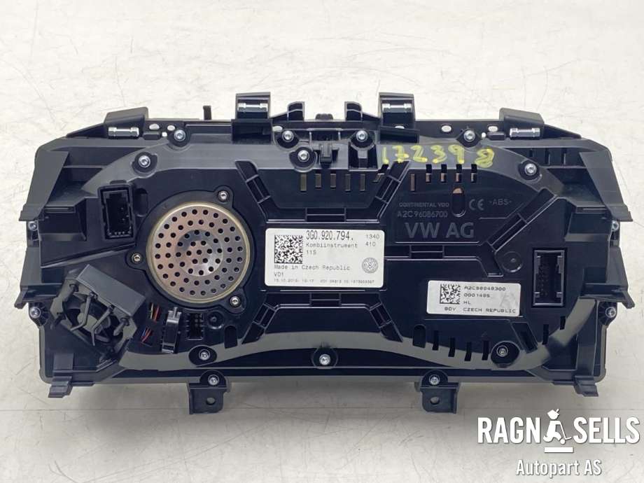 Instrumentpanel til VW Passat 2015-2019 (Fase 1) (B8) (B8) (3G0 920 794|)