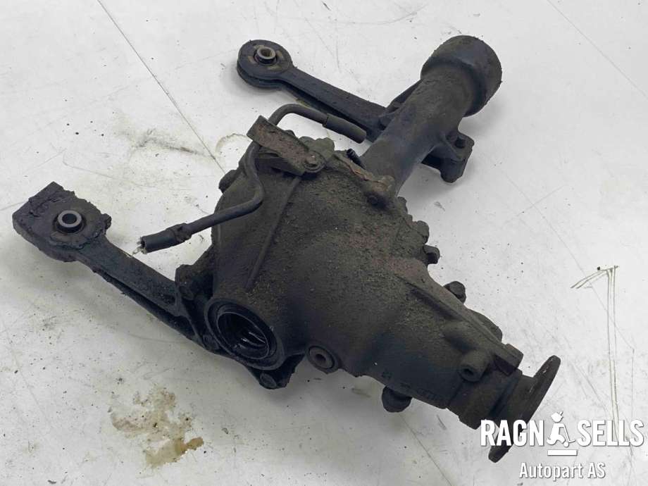 Kardang klokke foran til Toyota Land Cruiser 150 2014-->> (Fase 2)  (411103D430||411103D432)
