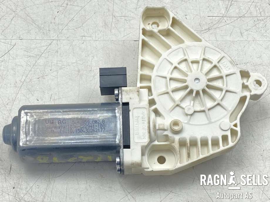 Ruteheis, kun motor, høyre foran til VW Passat 2015-2019 (Fase 1) (B8) (B8) (4K0 959 802|)