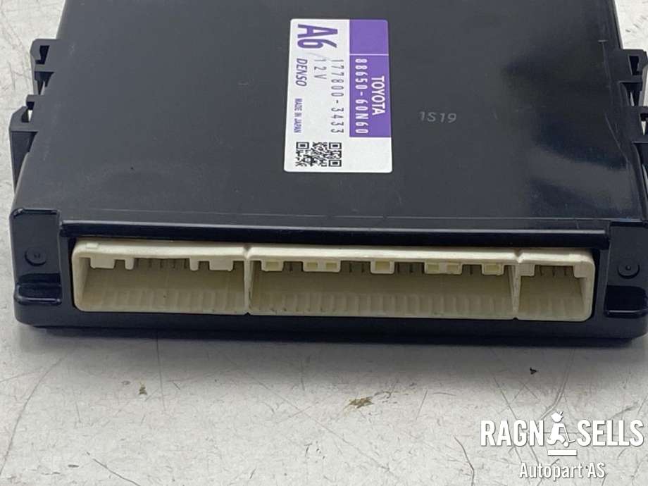 Styreenhet diverse til Toyota Land Cruiser 150 2014-->> (Fase 2) (8865060N60|)
