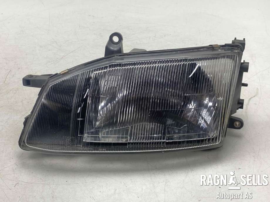 Frontlykt venstre halogen til Toyota Hiace 2001-2006 (Fase 2)  (8115026083|)