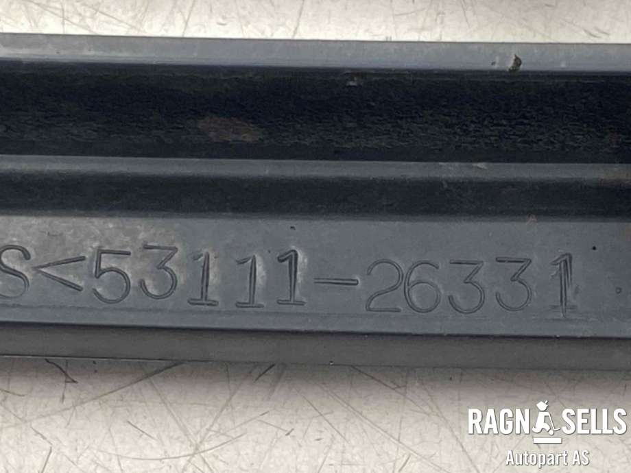 Grill til Toyota Hiace 2001-2006 (Fase 2)  (5311126331|)