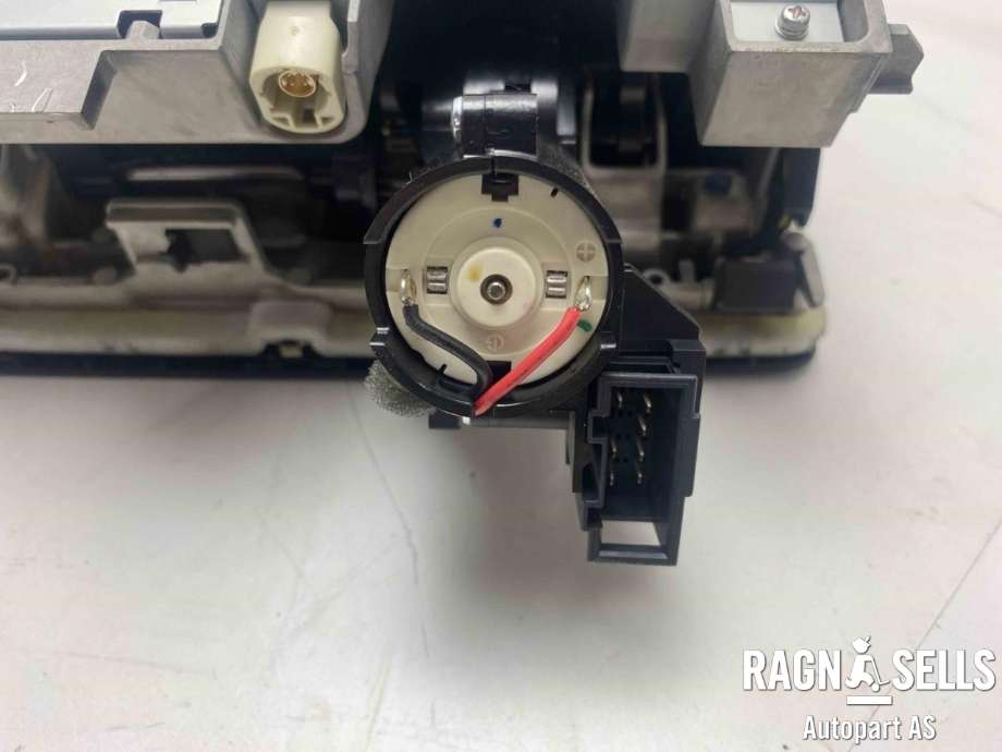 Bilstereo navigasjon skjerm til Audi A3 2012-2016 (Type III, Fase 1)  (8V0857273M|)