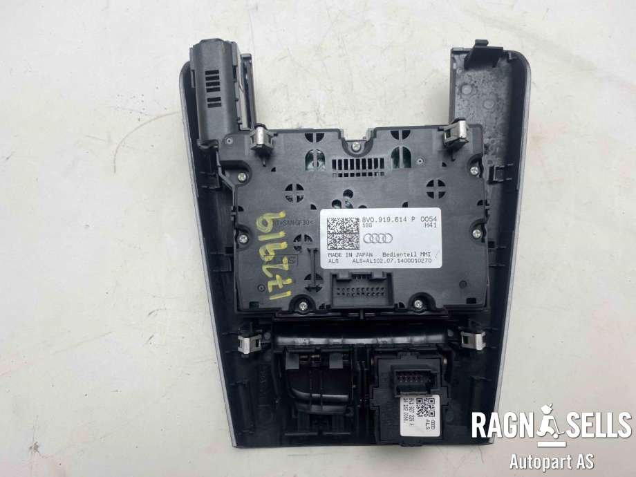 Bilstereo betjeningspanel til Audi A3 2012-2016 (Type III, Fase 1)  (8V0 919 614 P|)