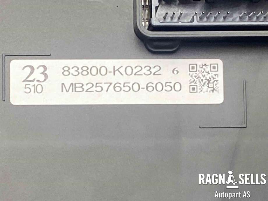 Instrumentpanel til Toyota Yaris 2020-->> (Type IV)  (83800K0232|)