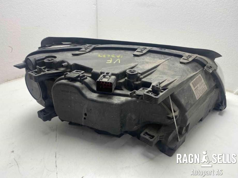 Frontlykt venstre halogen til Volvo V70 2007-2013 (Type III, Fase 1)  (31214351|)